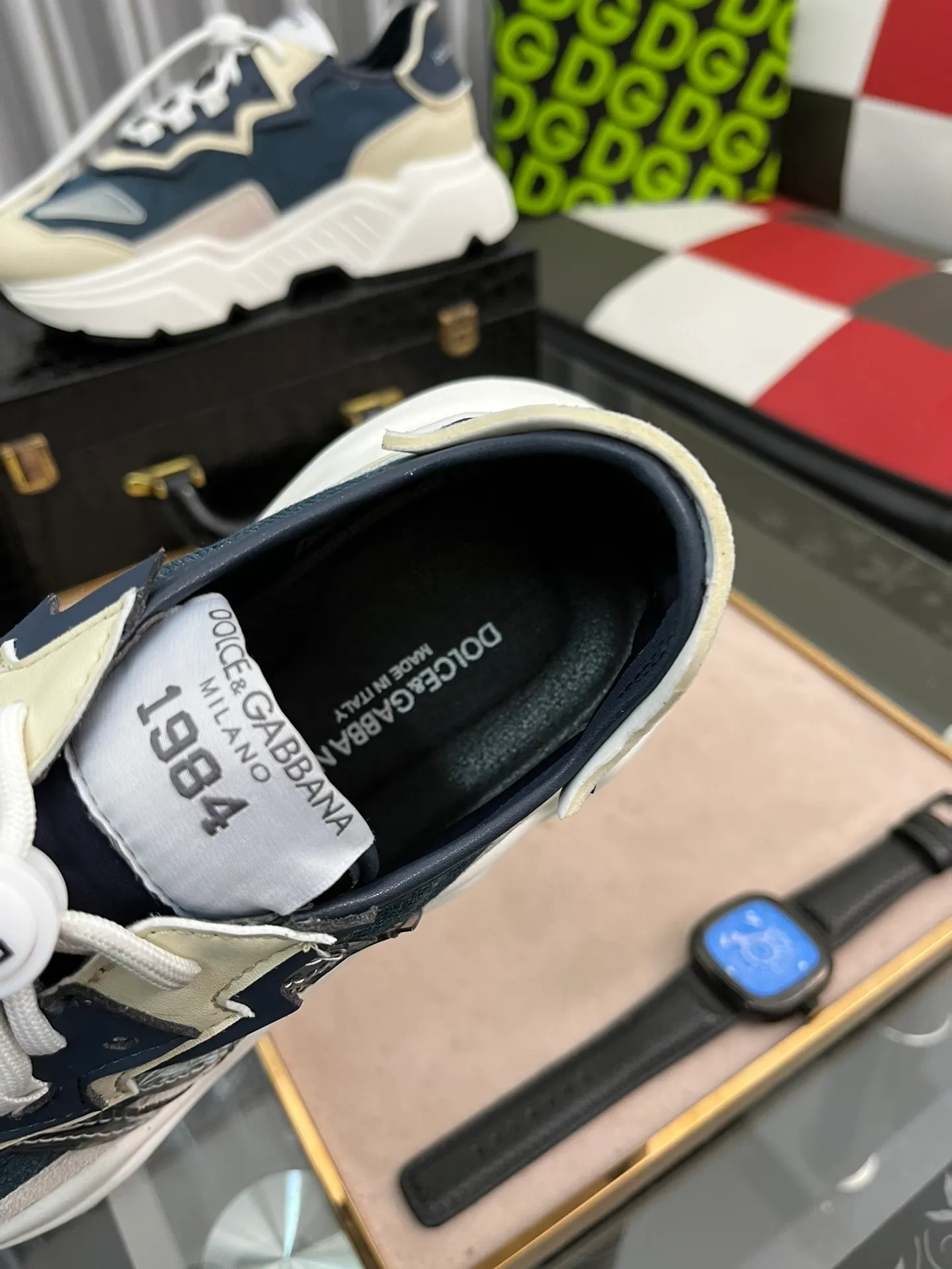 Factory price 480⌚️⌚️DG high-end boutique men's casual sports shoes! Imported original cowhide, shoe body metal loug decoration, imported original hardware, exquisite luxury, super A level! Compared with the genuine product at the counter, the version is no worse at all! Size:38-44